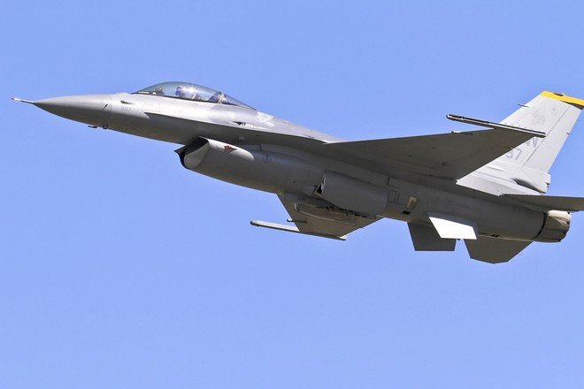 Румыния собралась заменить советские МиГ-21 американскими F-16