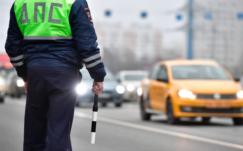 
            В ГИБДД рассказали, почему нельзя ехать быстро по пустой дороге
        