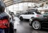 Продажи новых автомобилей в России в марте упали на 62,9%