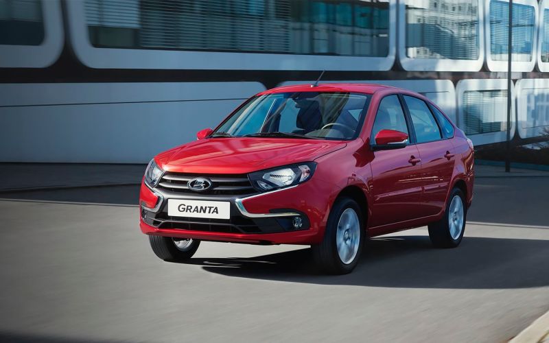АвтоВАЗ назвал цену на «упрощенную» версию Lada Granta