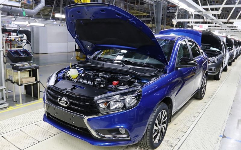 Lada Granta и УАЗы: названы первые упрощенные модели в России