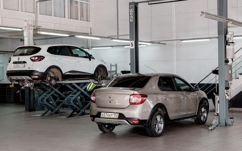 Дилерам Renault предложили стать частью сети Lada