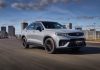 Geely назвала российские цены на обновленный кроссовер Tugella