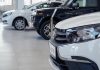 Продажи новых автомобилей в России в октябре упали на 62,8%