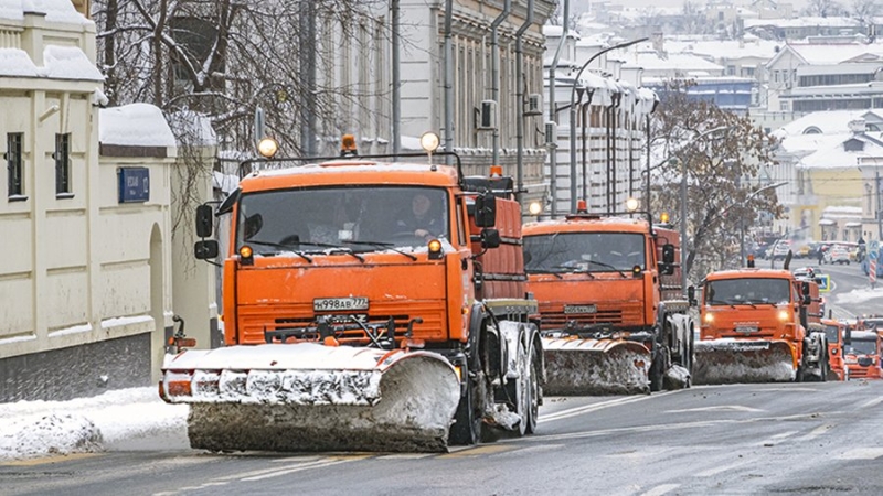 В Подмосковье около 3 тыс. машин задействовали в ликвидации снегопада