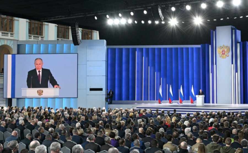 «Россия, крепко стой на ногах!»: в Китае восхитились Путиным после его послания