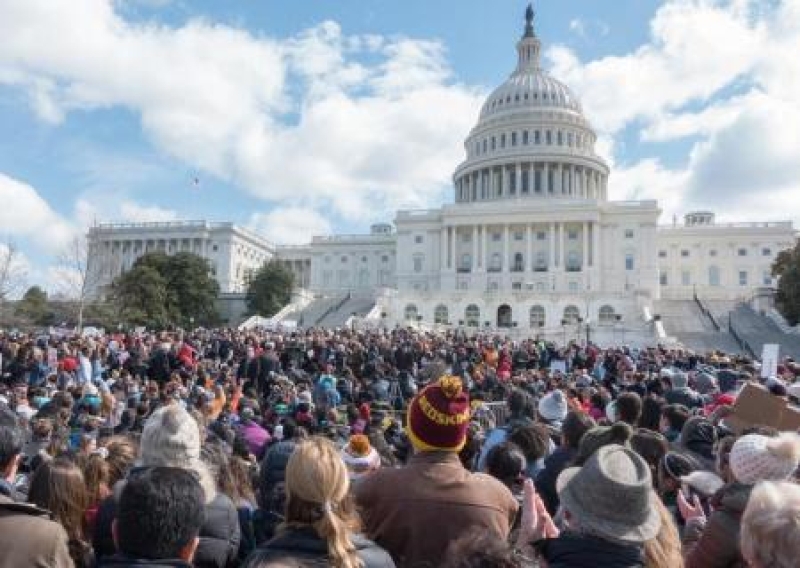 В Вашингтоне прошел митинг против поставок вооружения на Украину