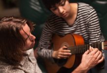 Обучение игре на гитаре: как пройти курсы