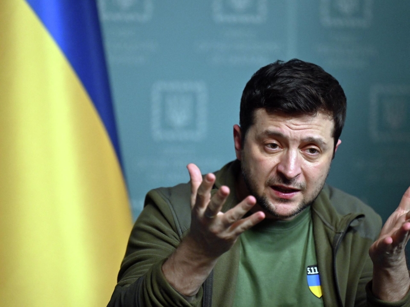 Экс-советник главы Пентагона заявил, что Зеленский сбежит задолго до краха Украины