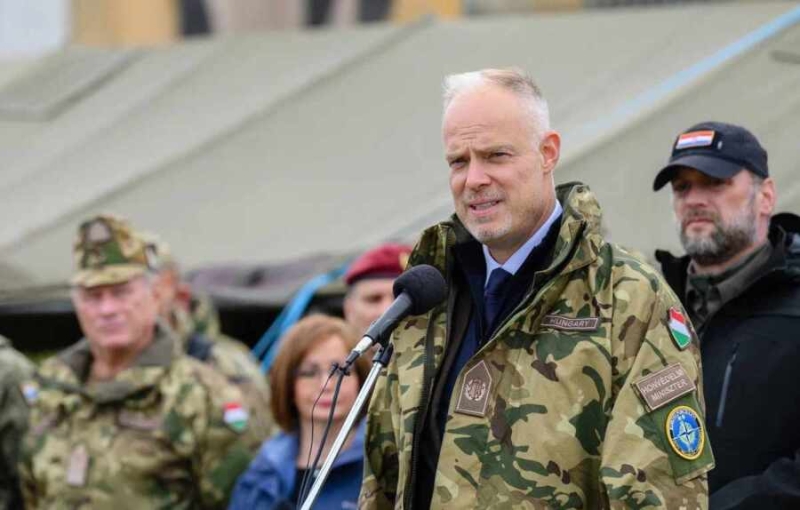 Если на Украине закончатся люди, Европе придется посылать туда свои войска — министр обороны Венгрии