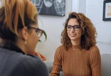 Подбор домашнего персонала через агентство: надежность и профессионализм