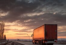 Международные перевозки грузов: сложность и возможности