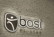 Уличная рекламная вывеска: Лицо вашего бизнеса на виду