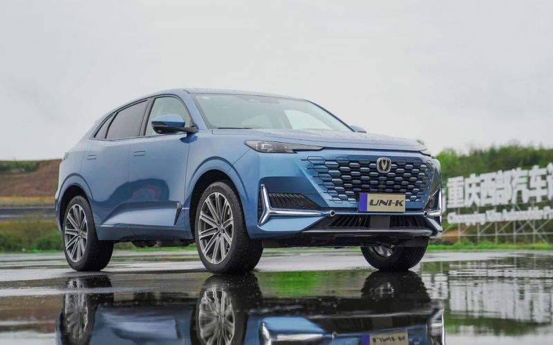 Changan назвал российские цены на флагманский кроссовер Uni-K