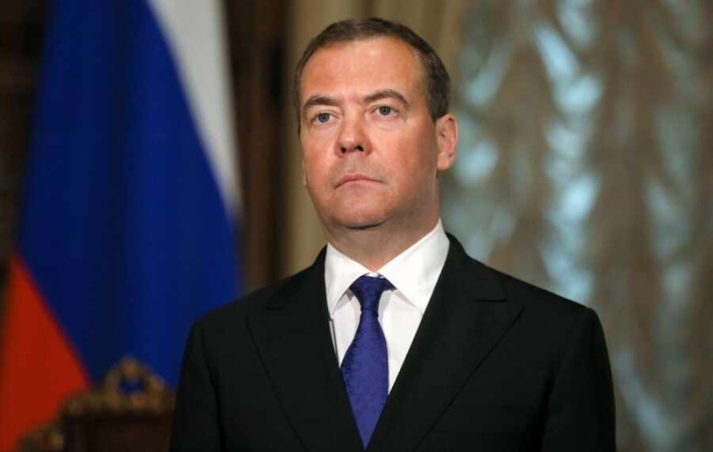 Медведев предложил российскую петицию о нанесении превентивного удара в ответ на петицию о размещении ядерного оружия на Украине