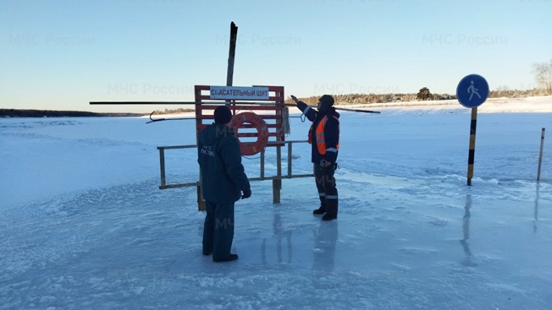 Первую ледовую переправу открыли на территории Омской области