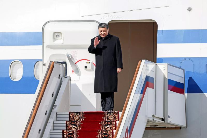 Си Цзиньпин заявил, что Китай готов вместе с РФ стоять на страже международного права