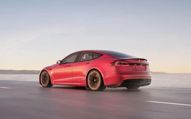 
            Tesla отзовет 80 тыс. автомобилей из-за проблем с ПО и безопасностью
        