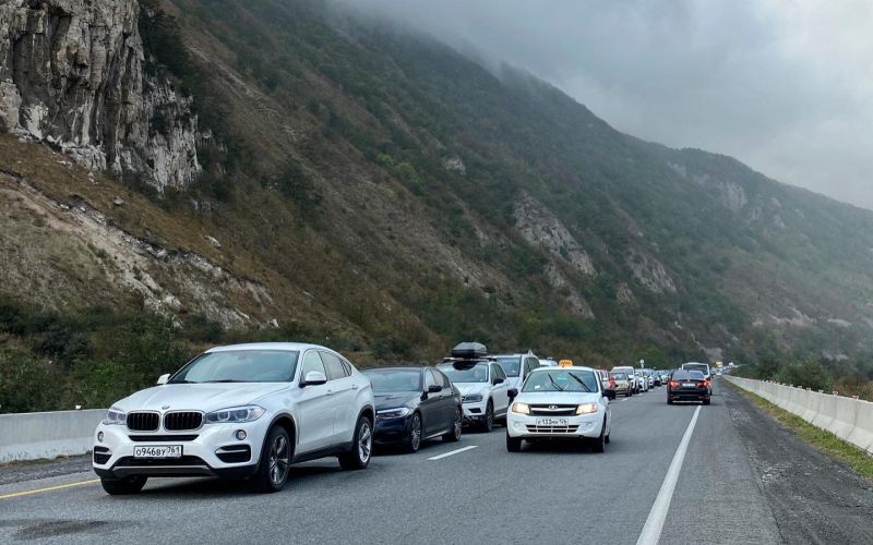 
            Уехавшие в Грузию российские водители рассказали о плате за объезд пробок
        