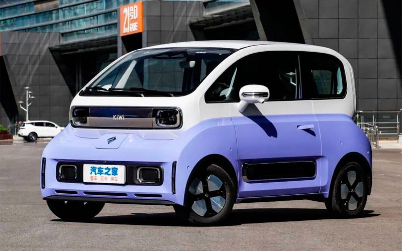 
            В Китае представили футуристический ситикар по цене «упрощенной» Lada
        