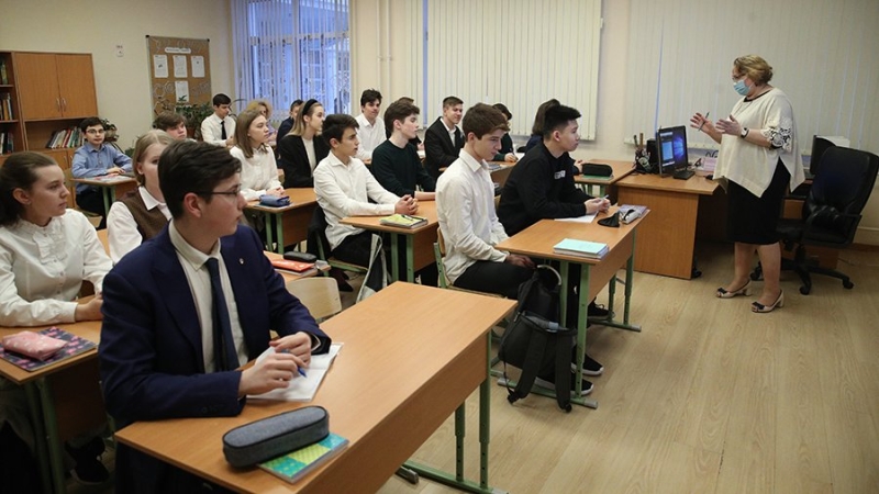 Во всех школах России ввели должность советника директора по воспитанию