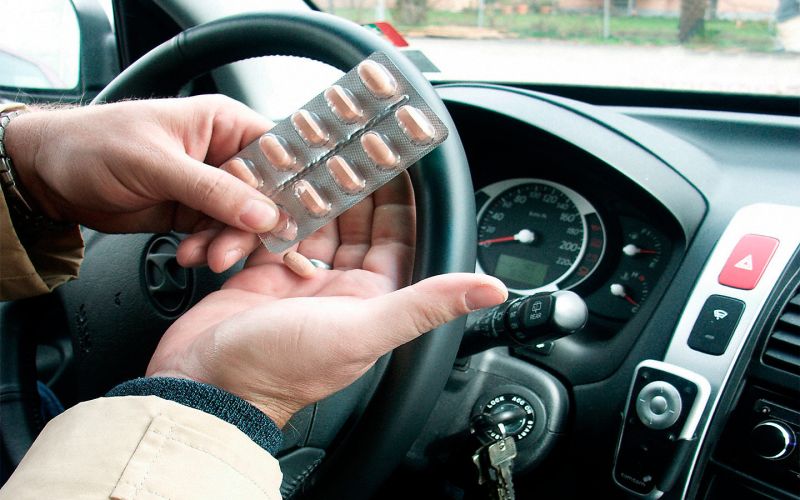 
            За жаропонижающее лишат прав: что может попасть в запретный список ГИБДД
        